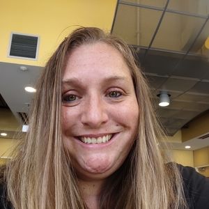 Meet your Posher, Adrienne